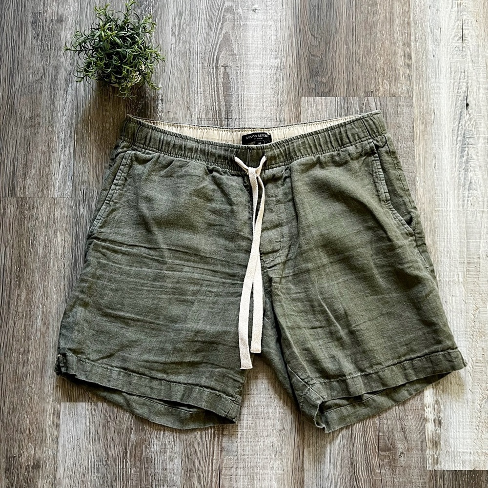Banana Republic 8" Linen Easy Short in Green